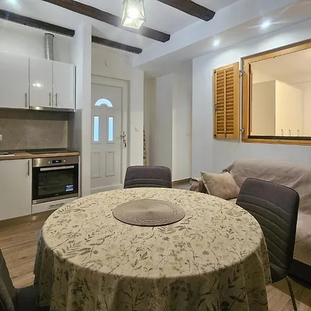 Cozy In With Kitchen Čisla
