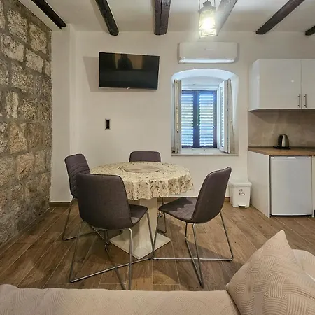 Cozy In With Kitchen Čisla