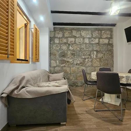 Cozy In With Kitchen * Čisla